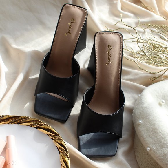 🚨FEW PAIRS LEFT//Black Block heel - Picture 3 of 7